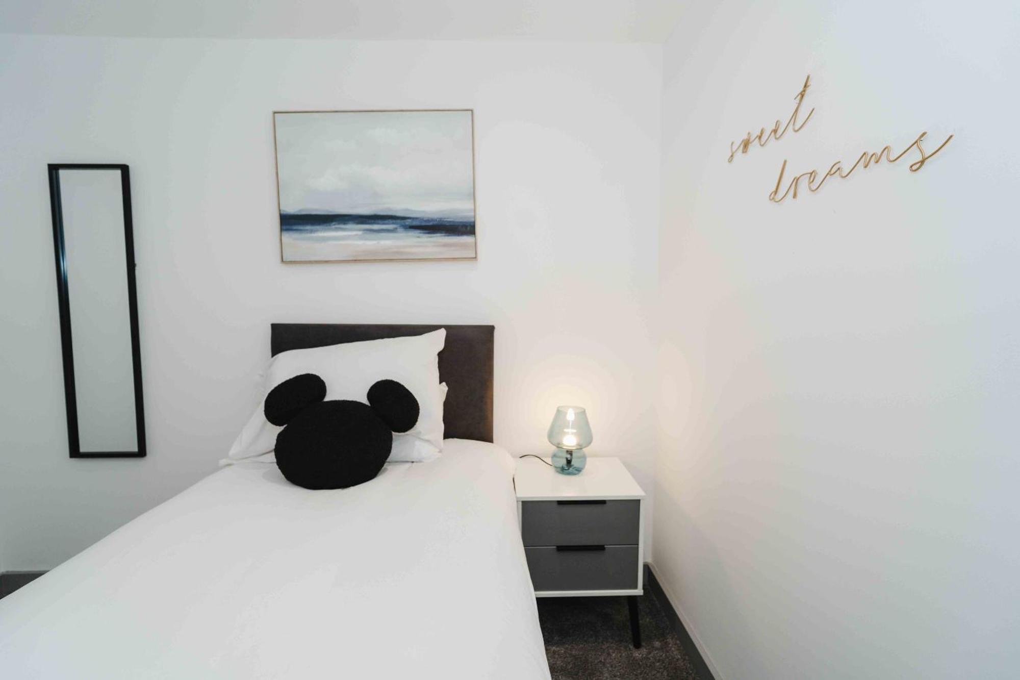 Stunning Luxury Stay By Vichy Kingston upon Hull Exterior photo